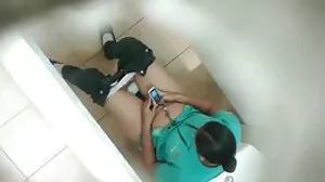 Angia Koks ඇගේ තට්ටම් වල ලොකු කුකුළන් අවශ්‍යයි