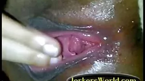 කම්මැලි ලැරී ඩිල්ඩෝ සමඟ ස්ටෙප්මා සොයා ගනී