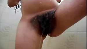 ස්ටඩ් ඔහුගේ පුදුමාකාර MILF සේවය කරයි