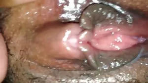මෝහනීය අම්මා පුතාගේ හොඳම මිතුරාට පහර දෙයි
