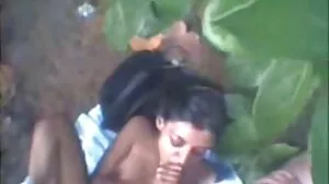 බක්සම් ගිනි නිවන භටයෙකු වන රෙබෙකා ජෝර්ඩිව ගින්නෙන් බේරා ගනී
