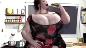 Brazzers: Big Tits Hit The Gym on PornHD